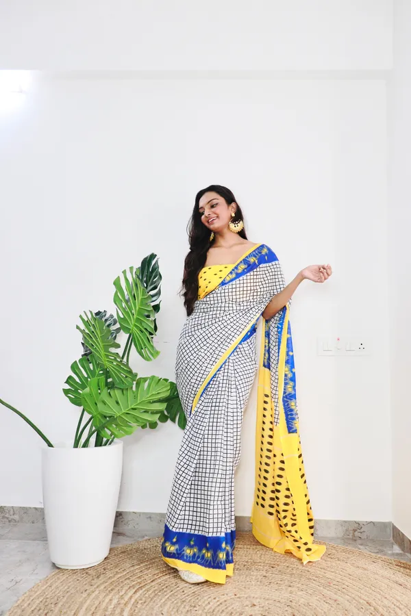 HANDICRAFT_WOMEN'S_Ikkat_PRINT_PURE_SOFT_COTTON_SAREE_WITH_BLOUSE_PIECE_With_Blouse_Piece